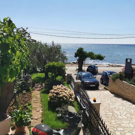 Apartment Romantic For Two On The Sea